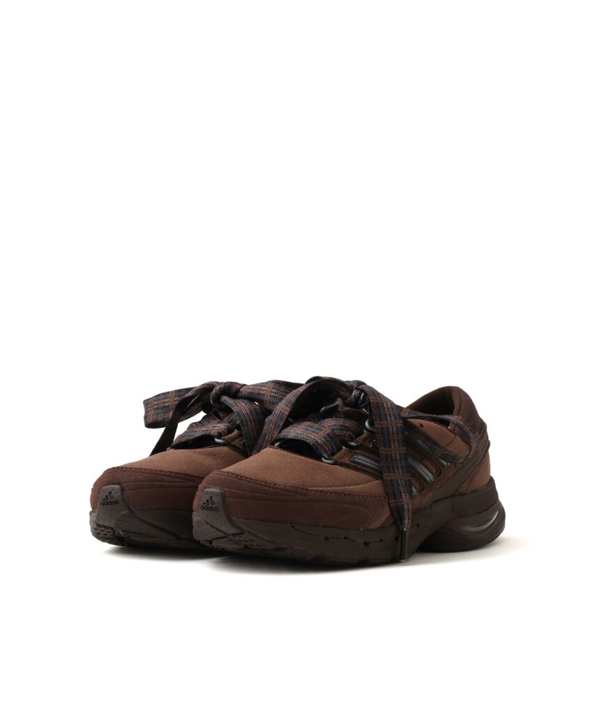 adidas ADISTAR CONTROL 5 «Chocolate»: беговой силуэт стал шоколадной Mary Jane